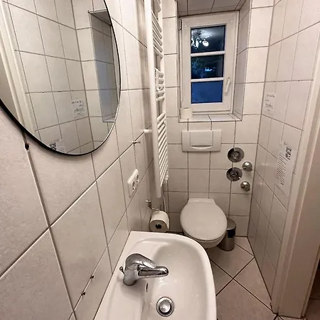 13 Worker Apartments - Single Beds - Free Parking - 10 Min Cologne-City アパート ケルン