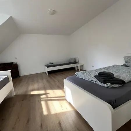 アパート 13 Worker Apartments - Single Beds - Free Parking - 10 Min Cologne-City