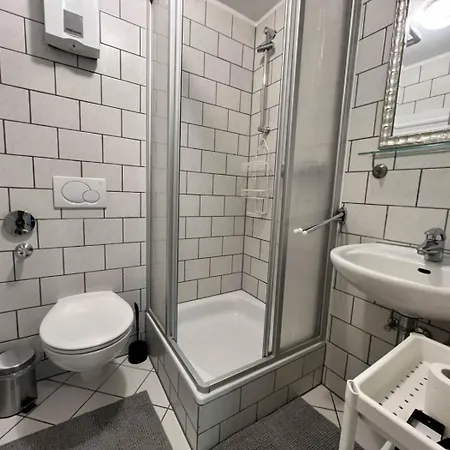 アパート 13 Worker Apartments - Single Beds - Free Parking - 10 Min Cologne-City
