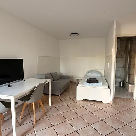 13 Worker Apartments - Single Beds - Free Parking - 10 Min Cologne-City