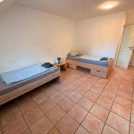13 Worker Apartments - Single Beds - Free Parking - 10 Min Cologne-City * ケルン