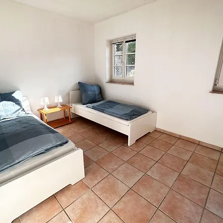 Large Group - Single Beds - Free Parking - *