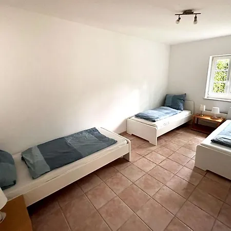 Large Group - Single Beds - Free Parking - * קלן