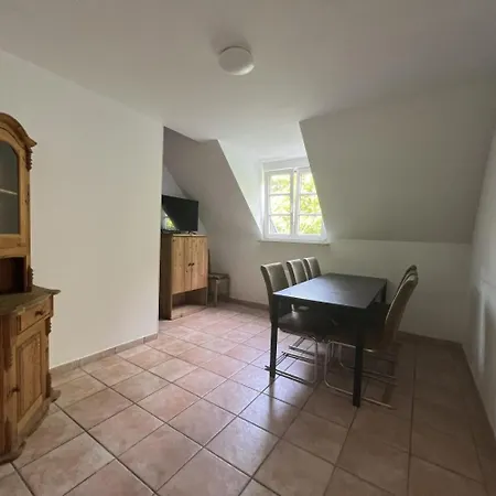 Large Group - Single Beds - Free Parking - *