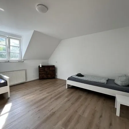Large Group - Single Beds - Free Parking -