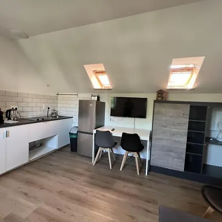 Large Group - Single Beds - Free Parking - *