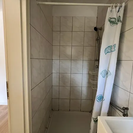 Large Group - Single Beds - Free Parking - קלן