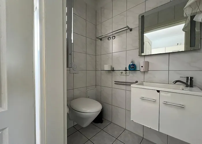 Appartement Grosse Mit Einzelbetten Ideal Fuer Teams & Gruppen Keulen